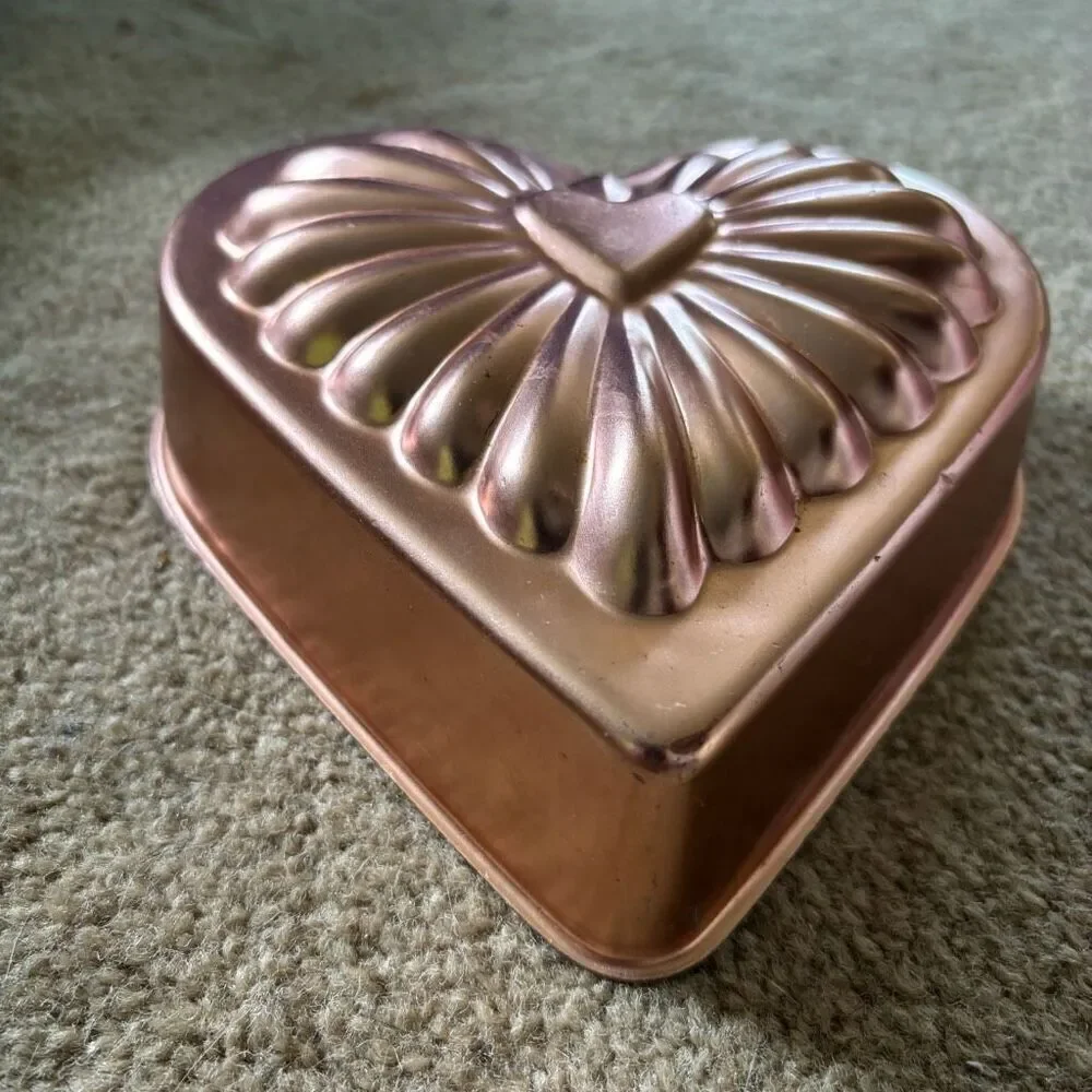 Vintage 3 1/2 Cup Heart Shaped Jello Mold
